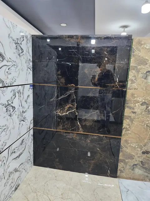 Dark marble-effect bathroom cladding - Mr. Arjun project, RR Nagar