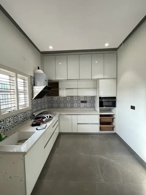 Kitchen counter and tall built-in units - Mr. Nagaraj project, Bangalore