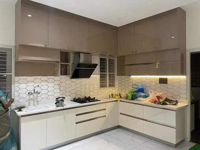 Modular kitchen with chimney and hob - Mr. Ranjith project, Bangalore