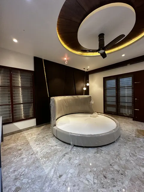 Bedroom with circular ceiling and round bed - Mr. Siddanth project, Bangalore