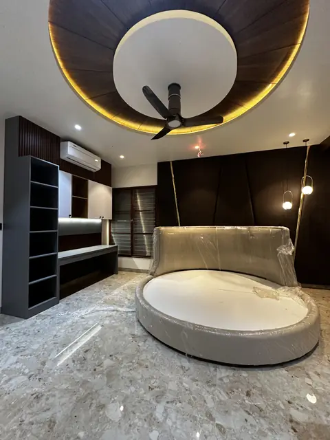 Round bed below recessed circular ceiling - Mr. Siddanth project, Bangalore
