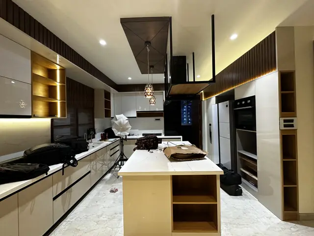 Kitchen island, tall units and built-in oven - Mr. Siddanth project, Bangalore