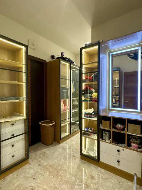 Dressing area with lit display shelving - Mr. Siddanth project, Bangalore