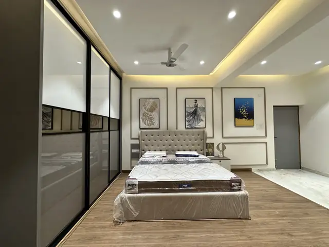 Bedroom with full-height glass partition wall - Mr. Willfred project, Bangalore