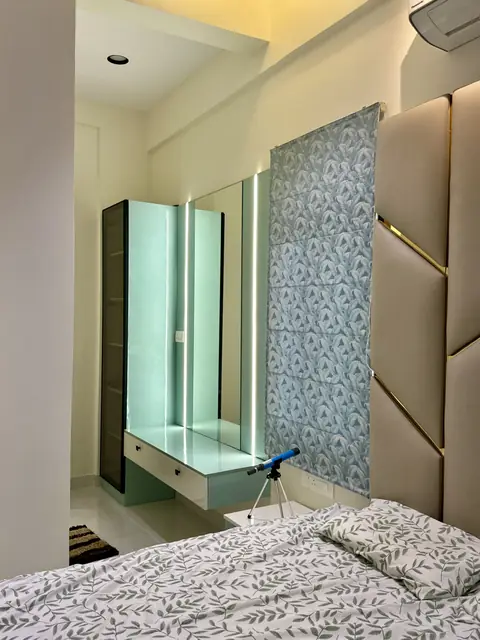 Bedroom with patterned wallpaper feature wall - Mrs. Anitha project, Bangalore