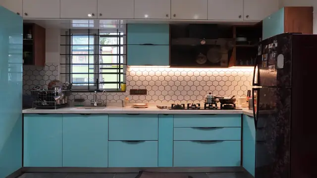 Modular kitchen with tiled backsplash - Mrs. Anitha project, Bangalore