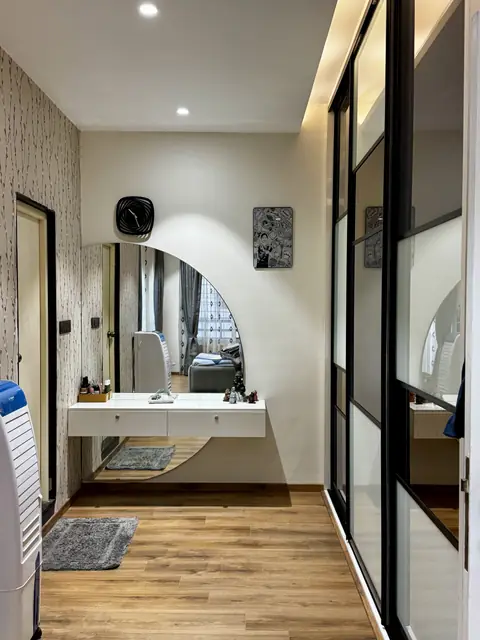 Dressing counter and mirror beside partition - Ms. Rashmi project, Bangalore