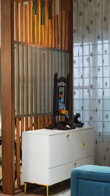 Console unit behind vertical timber fin screen - Ms. Rashmi project, Bangalore